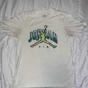 Jordan Air Men’s Small White Graphic Tee Jumpman Retro – Flawed